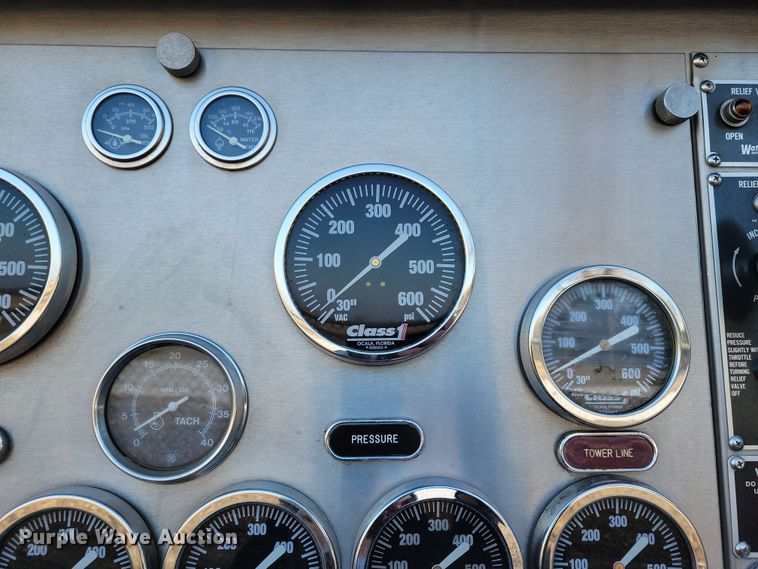 image for item OH9480 1989 Spartan Grumman Quint fire truck