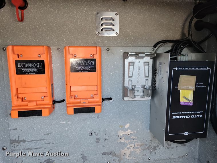 image for item OH9480 1989 Spartan Grumman Quint fire truck