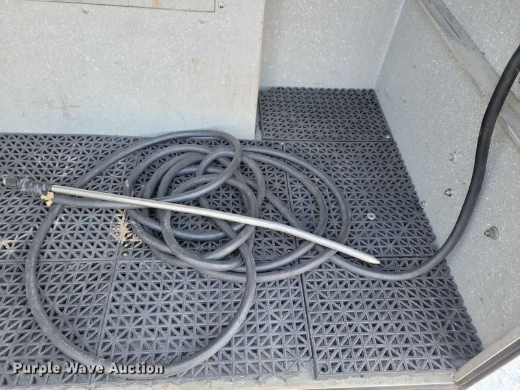 image for item OH9480 1989 Spartan Grumman Quint fire truck