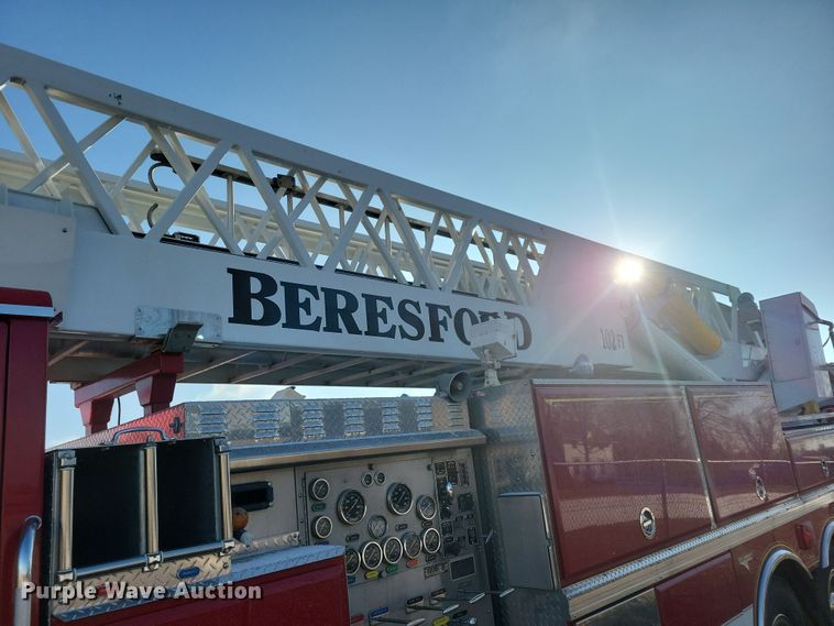 image for item OH9480 1989 Spartan Grumman Quint fire truck