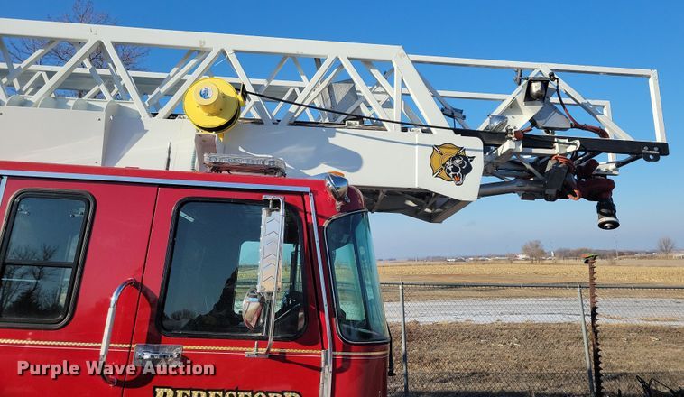 image for item OH9480 1989 Spartan Grumman Quint fire truck