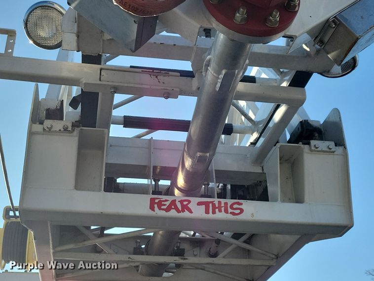 image for item OH9480 1989 Spartan Grumman Quint fire truck