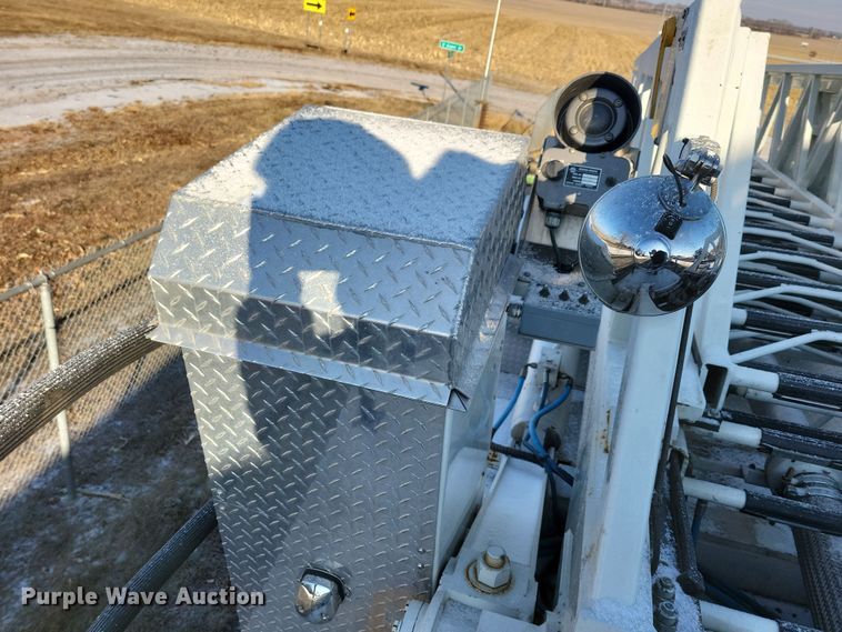 image for item OH9480 1989 Spartan Grumman Quint fire truck