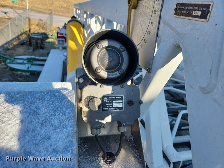 image for item OH9480 1989 Spartan Grumman Quint fire truck