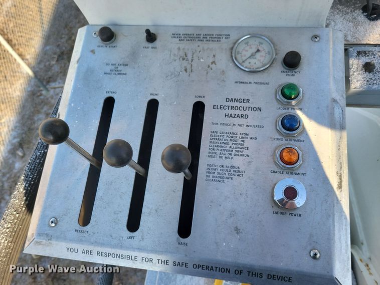 image for item OH9480 1989 Spartan Grumman Quint fire truck