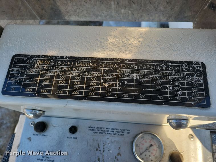 image for item OH9480 1989 Spartan Grumman Quint fire truck