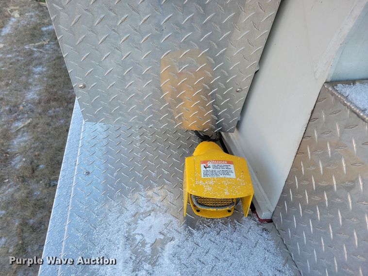 image for item OH9480 1989 Spartan Grumman Quint fire truck