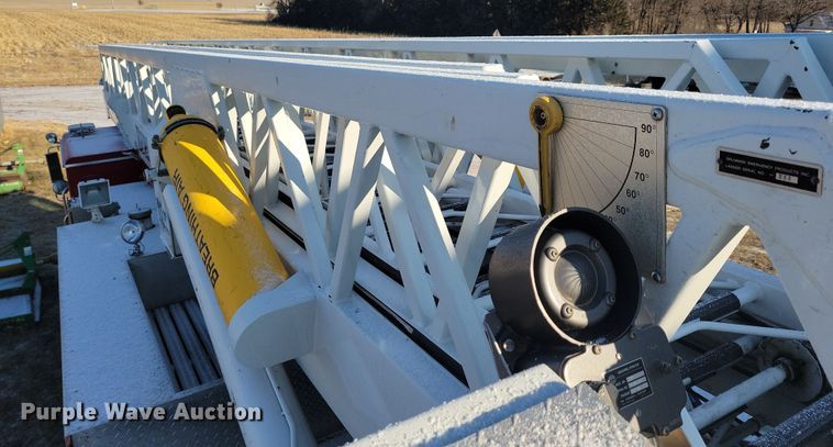 image for item OH9480 1989 Spartan Grumman Quint fire truck