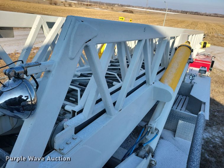 image for item OH9480 1989 Spartan Grumman Quint fire truck