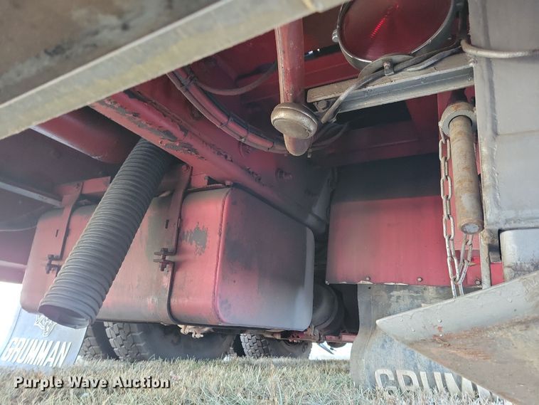 image for item OH9480 1989 Spartan Grumman Quint fire truck