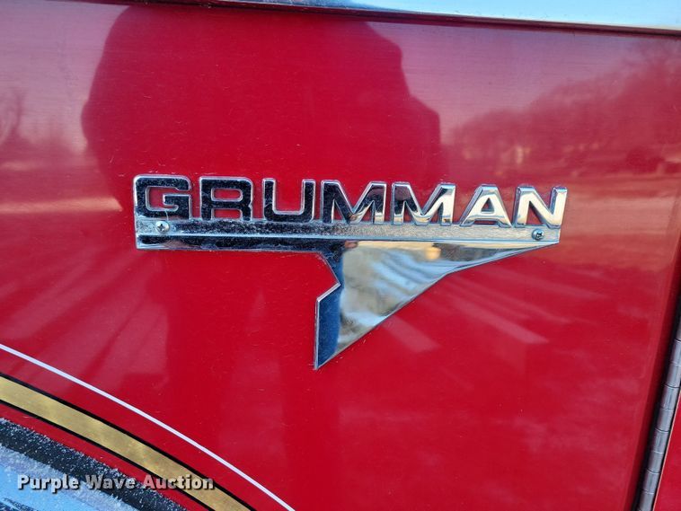 image for item OH9480 1989 Spartan Grumman Quint fire truck