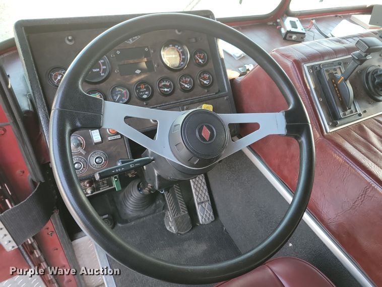 image for item OH9480 1989 Spartan Grumman Quint fire truck