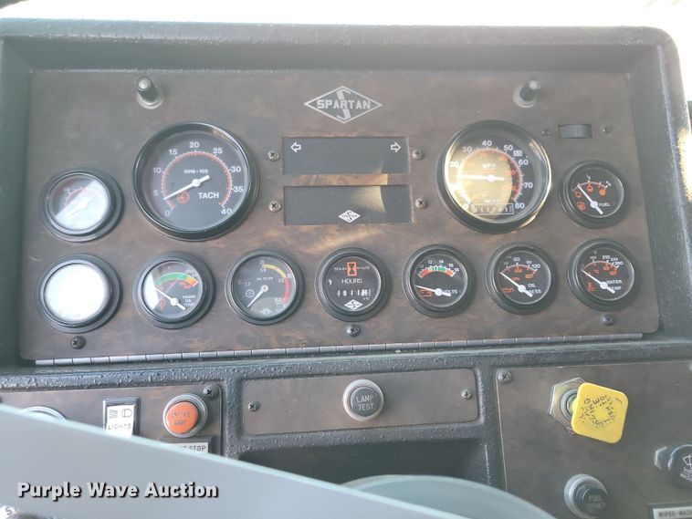 image for item OH9480 1989 Spartan Grumman Quint fire truck