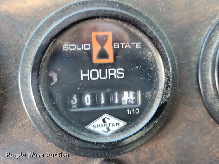 image for item OH9480 1989 Spartan Grumman Quint fire truck