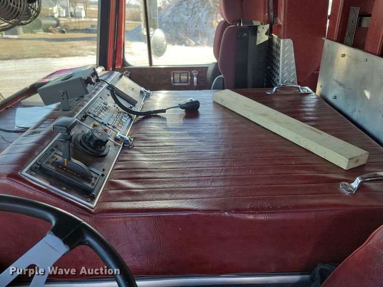 image for item OH9480 1989 Spartan Grumman Quint fire truck