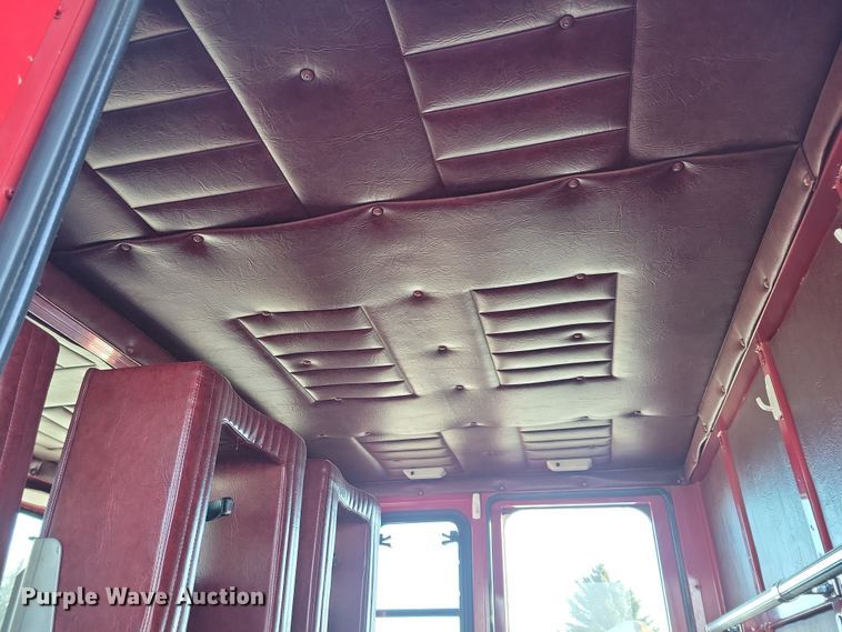 image for item OH9480 1989 Spartan Grumman Quint fire truck