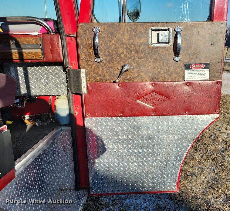 image for item OH9480 1989 Spartan Grumman Quint fire truck