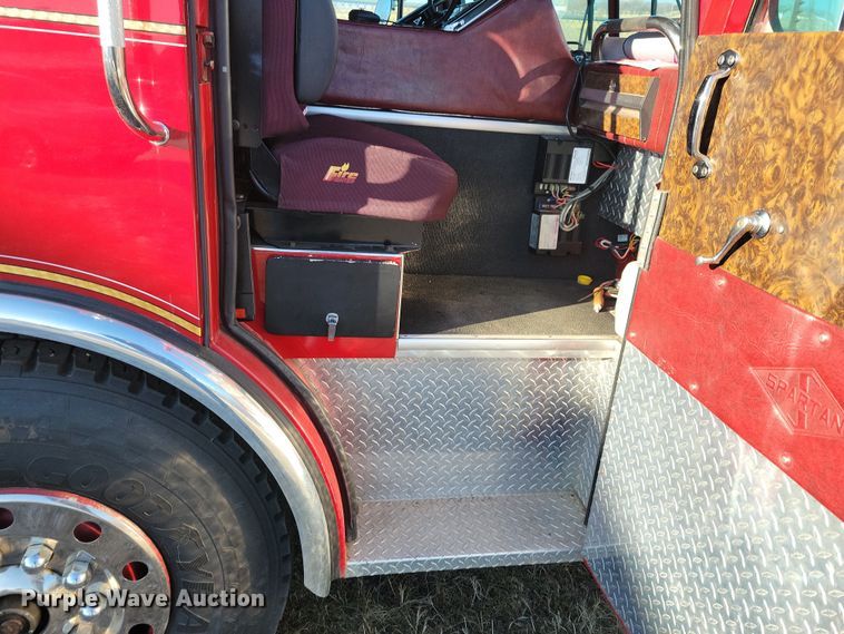 image for item OH9480 1989 Spartan Grumman Quint fire truck