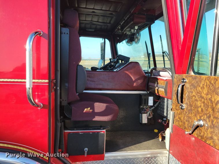 image for item OH9480 1989 Spartan Grumman Quint fire truck