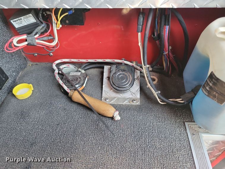 image for item OH9480 1989 Spartan Grumman Quint fire truck