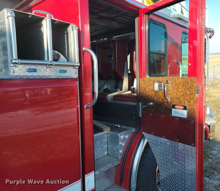 image for item OH9480 1989 Spartan Grumman Quint fire truck