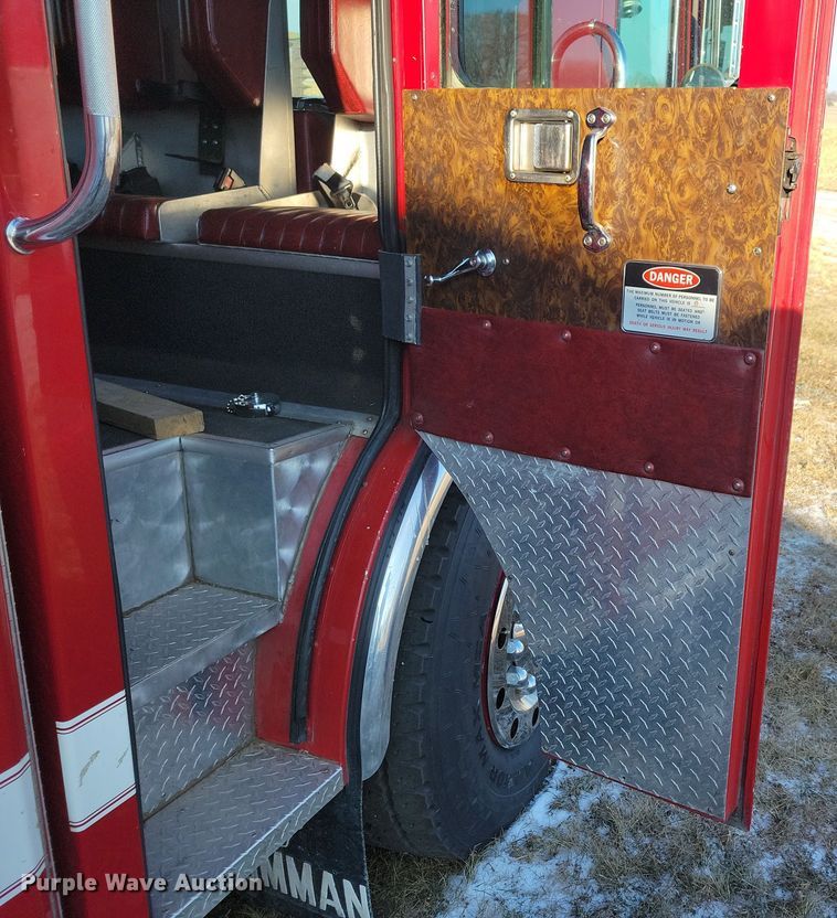 image for item OH9480 1989 Spartan Grumman Quint fire truck