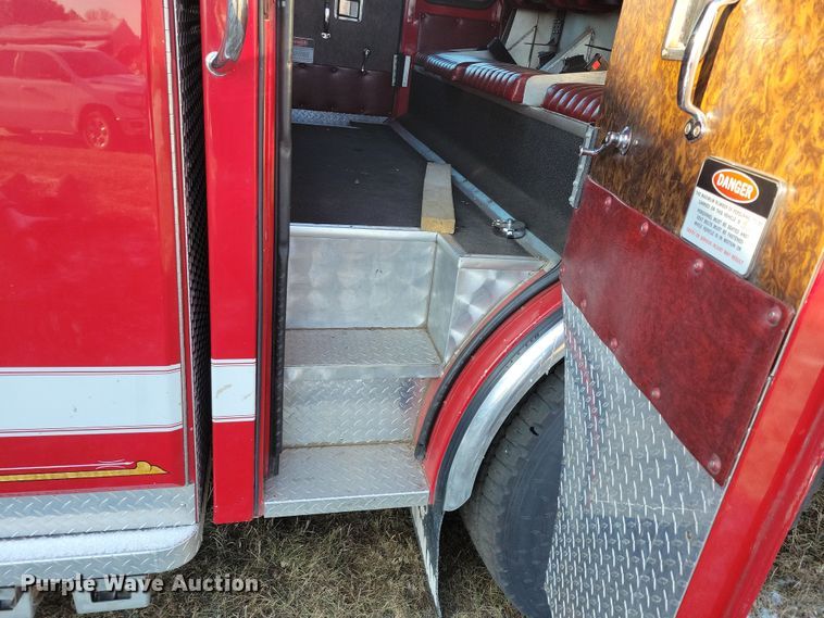 image for item OH9480 1989 Spartan Grumman Quint fire truck