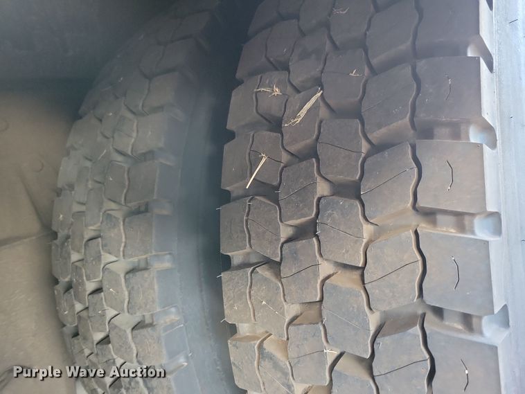 image for item OH9480 1989 Spartan Grumman Quint fire truck