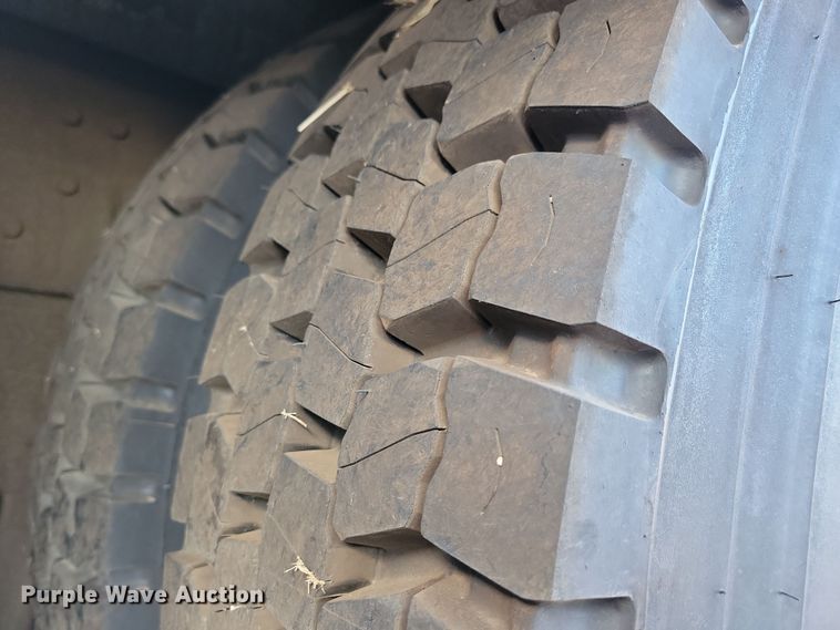 image for item OH9480 1989 Spartan Grumman Quint fire truck