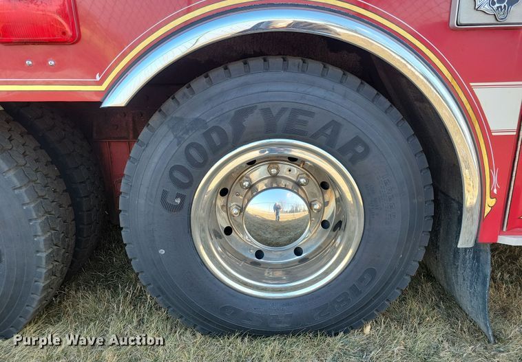 image for item OH9480 1989 Spartan Grumman Quint fire truck