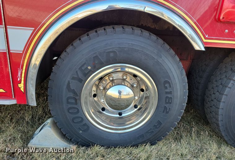 image for item OH9480 1989 Spartan Grumman Quint fire truck