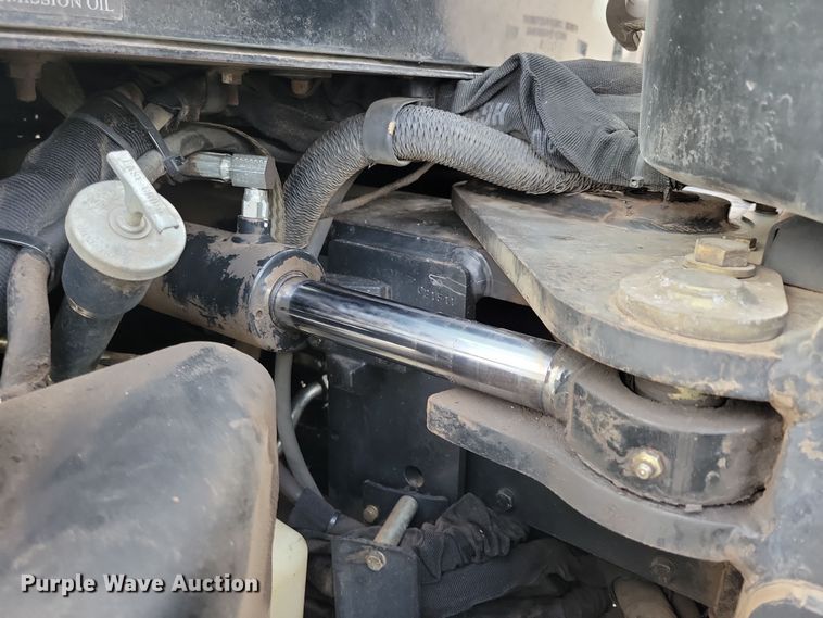 image for item OH9483 2011 New Holland TV6070 4WD bi-directional tractor