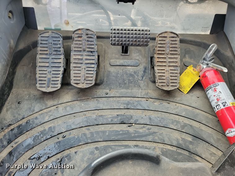 image for item OH9483 2011 New Holland TV6070 4WD bi-directional tractor