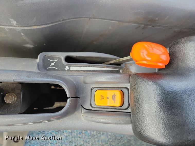 image for item OH9483 2011 New Holland TV6070 4WD bi-directional tractor