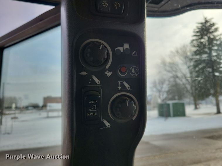 image for item OH9483 2011 New Holland TV6070 4WD bi-directional tractor