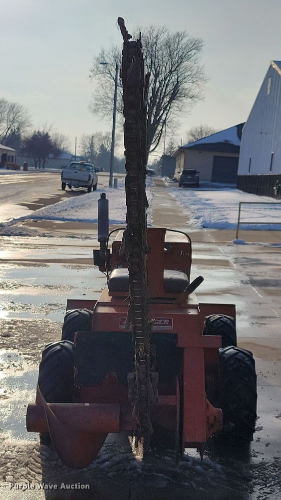 image for item OH9484 Ditch Witch J20 trencher