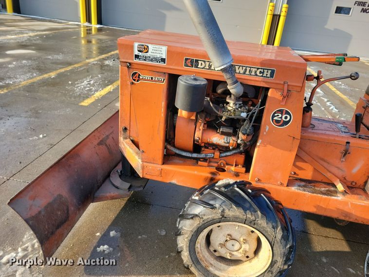 image for item OH9484 Ditch Witch J20 trencher