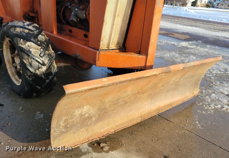 image for item OH9484 Ditch Witch J20 trencher