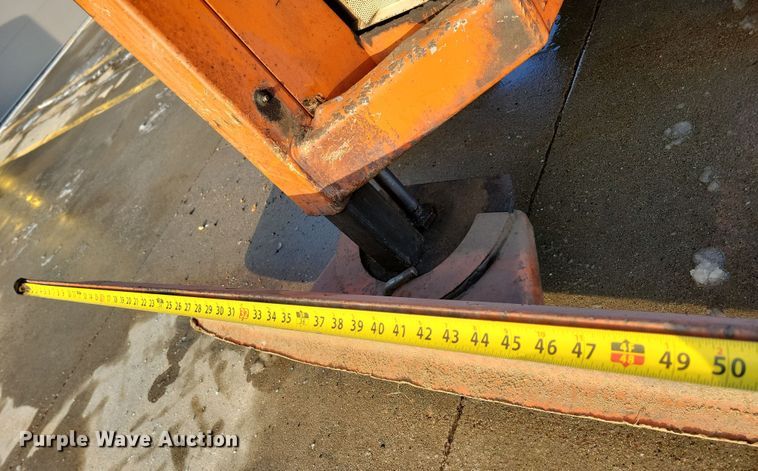 image for item OH9484 Ditch Witch J20 trencher