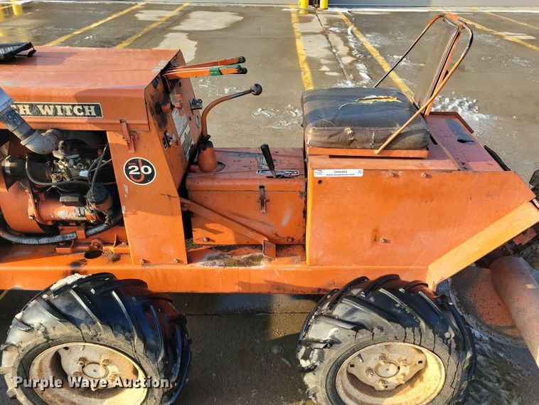 image for item OH9484 Ditch Witch J20 trencher