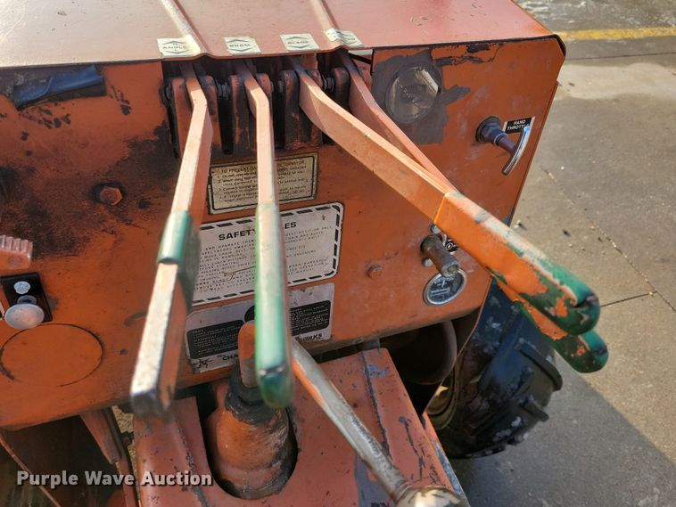 image for item OH9484 Ditch Witch J20 trencher