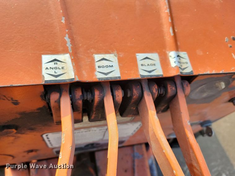 image for item OH9484 Ditch Witch J20 trencher