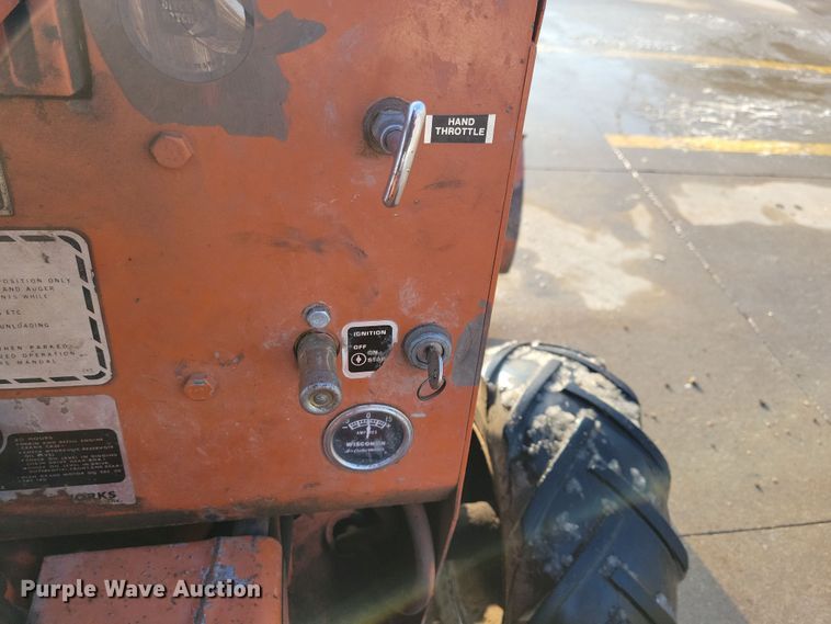 image for item OH9484 Ditch Witch J20 trencher