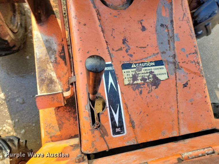 image for item OH9484 Ditch Witch J20 trencher