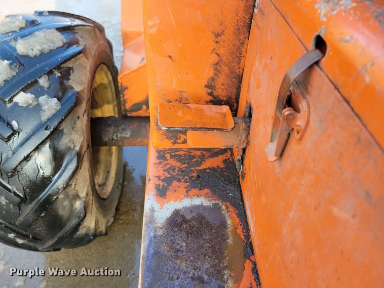 image for item OH9484 Ditch Witch J20 trencher