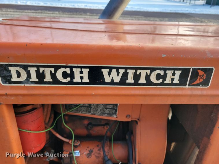 image for item OH9484 Ditch Witch J20 trencher