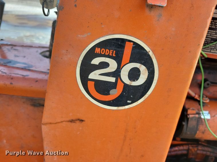 image for item OH9484 Ditch Witch J20 trencher