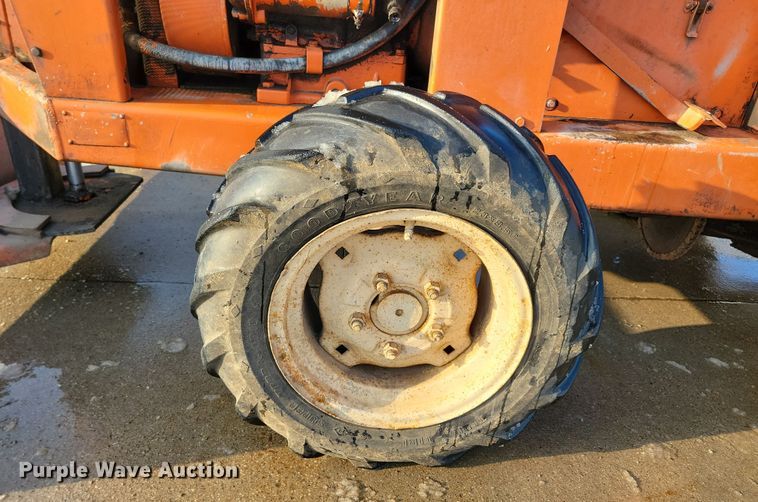 image for item OH9484 Ditch Witch J20 trencher