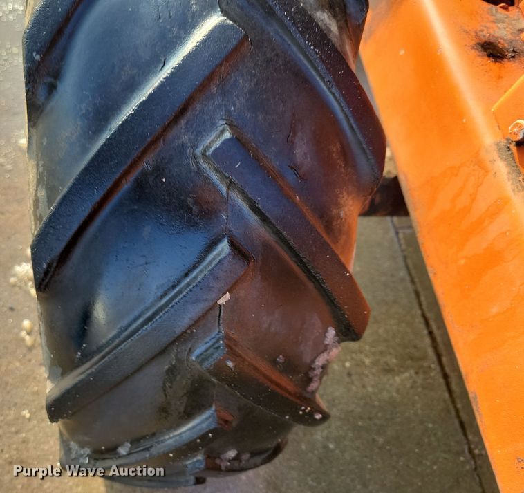 image for item OH9484 Ditch Witch J20 trencher