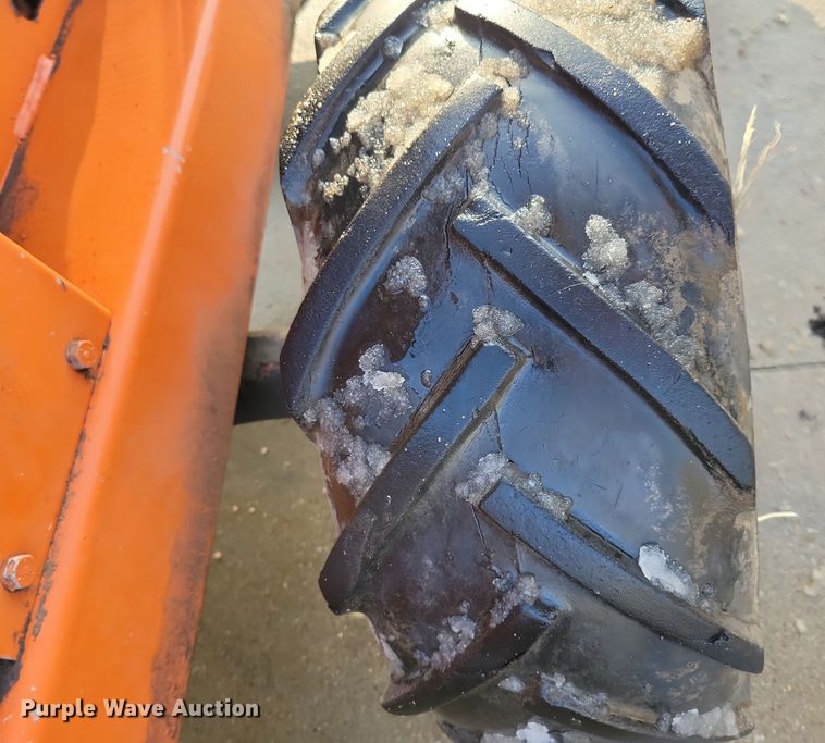 image for item OH9484 Ditch Witch J20 trencher